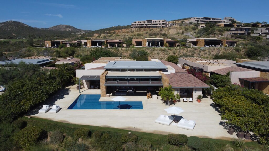 Four Seasons Cabo West Enclave Ritz-Carlton West Enclave, Ritz-Carlton Reserve Residence 10 offers an exceptional blend of modern luxury and serene coastal living. These single-level indoor/outdoor residences are thoughtfully designed to provide privacy and tranquility. Featuring expansive floor-to-ceiling windows, the homes showcase breathtaking – 10 The Enclave, San Jose del Cabo, BS