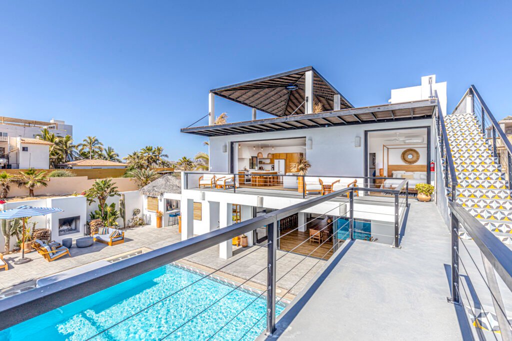 Four Seasons Cabo Espiritu Del Mar This two story home is located within the exclusive gated community of Espiritu. The entrance surrounded by the interior courtyard will welcome you home; at the lower level a mesmerizing – Casa Blanca Sur, Pacific, Pacific, BS