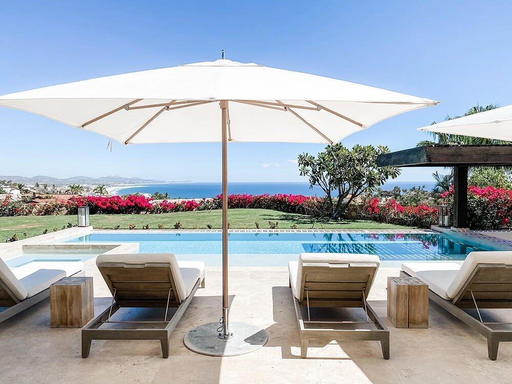 Four Seasons Cabo Beach Estates Luz de Diamante is perfectly situated just a short walk from the beach and nestled within the prestigious Diamante community positioned between the 5th and 16th holes of the Dunes Course designed by Davis Love III. Spanning approximately 20,000 sqft, this magnificent residence, built in 2017, seamlessly blends modern design with Mexican accents. The estate boasts four spacious master bedrooms, each providing stunning ocean – Colinas 21, San Jose Corridor, BS