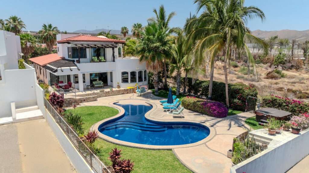 Four Seasons Cabo Palmilla Estates Welcome to the epitome of opulence and functionality! This sprawling 5-bedroom, 6-bathroom estate nestled in the prestigious Palmilla Estates offers an unparalleled blend of elegance and efficiency.Bedrooms: Five spacious bedrooms designed for comfort and privacy, providing ample space for relaxation and rejuvenation.Bathrooms: Six beautifully appointed bathrooms, each exuding sophistication and convenience.Efficient Design: Meticulously crafted to embrace modern efficiency without compromising on luxury, ensuring sustainability and cost-effectiveness.3-Car Garage: A generous three-car garage providing secure parking and ample storage space for your vehicles and belongings. – Transpeninsular, San Jose Corridor, BS