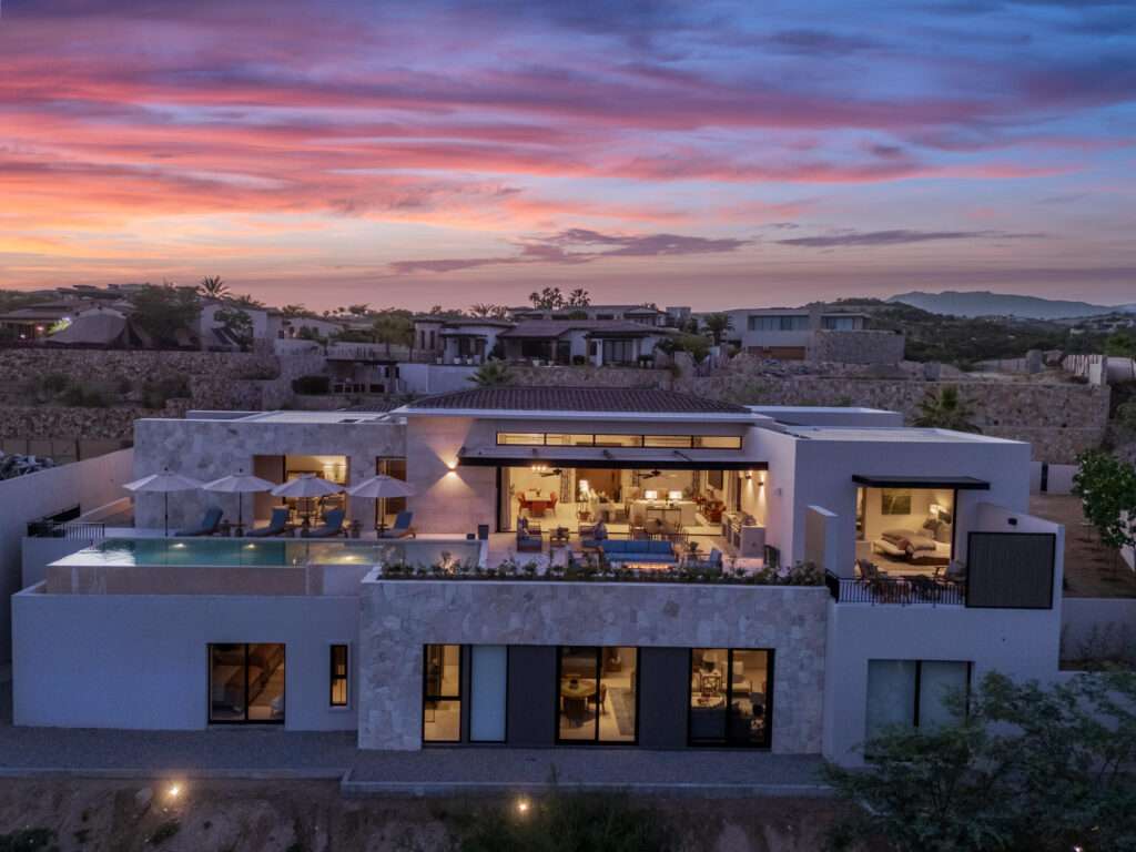 Four Seasons Cabo Section 18- Horizontes Welcome to Horizontes 3, an exquisite custom-made home located within San José del Cabo's most sought-after community, Querencia. Surrounded by Tom Fazio's signature golf course, recognized as one of the best in the country, this stunning residence is just a short golf cart ride from the prestigious 5-star Club House. This remarkable 6-bedroom, 6.5-bathroom home elevates luxury living with a fresh vision of architecture and design. The layout features a cozy family room, an expansive bunk bed bedroom on the lower level, and a spacious maid's quarters with an independent entrance, making it ideal for entertaining family and friends.The property boasts outdoor living spaces, including tranquil green areas, an outdoor kitchen, an infinity pool, a jacuzzi, and ocean and ravine – 3 Querencia, San Jose Corridor, BS